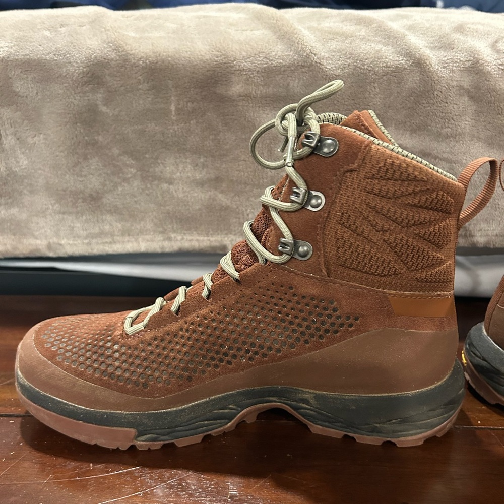 Vasque Torre AT GTX Hiking Boots Sz 9.5 - Picture 9 of 11